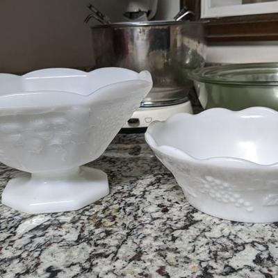 Vintage Sunbeam Stand Mixer and Mixing Bowls