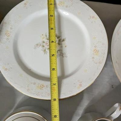 International Porcelain Brighton Collection Camelia Pattern Dishes