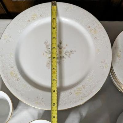 International Porcelain Brighton Collection Camelia Pattern Dishes