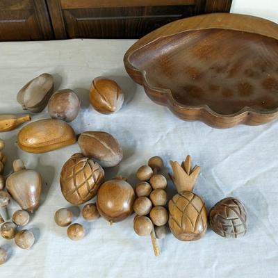 Monkey Pod Fruit Bowl and Wood Decor