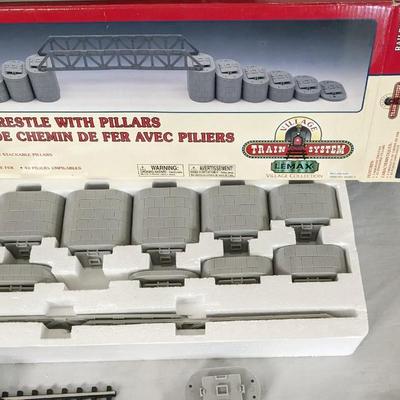 Lemax Village Express & Railroad Trestle w/ Pillars