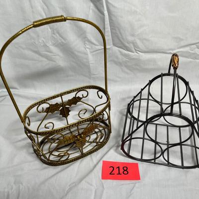 Lot of wire baskets