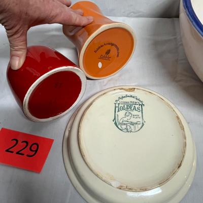 Assorted pottery items