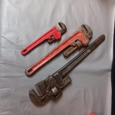 3 PIPE WRENCHES