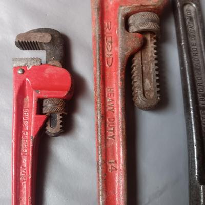 3 PIPE WRENCHES