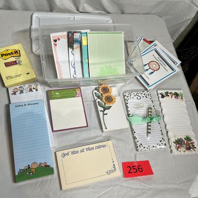 Tote of note pads