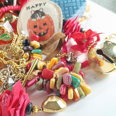 LOT 8: Large Craft Lot of Necklaces, Bracelets, Brooches & More