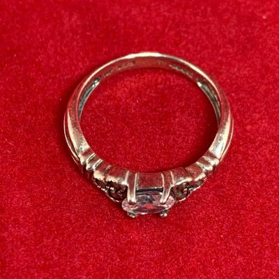 LOT:28: Art Deco Style Sterling Silver Ring Size 7