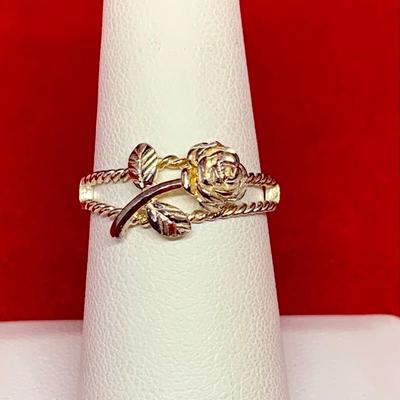 LOT:30: Sterling Silver Rose Ring Size 7