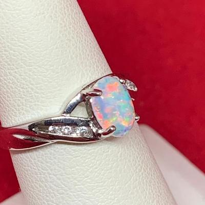 LOT:34: Sterling Silver & Opal Ring Size 7