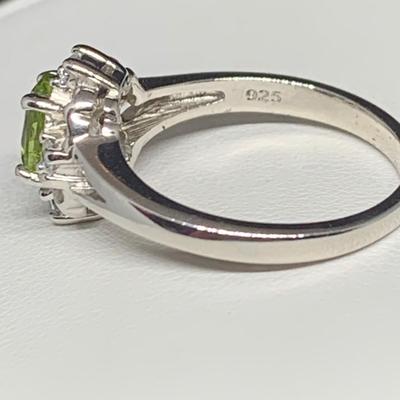 LOT:36: Sterling Silver and Peridot Ring Size 7