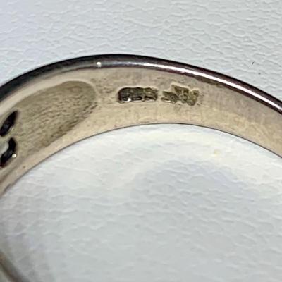 LOT:43: Sterling Sliver Ring Size 7, 18