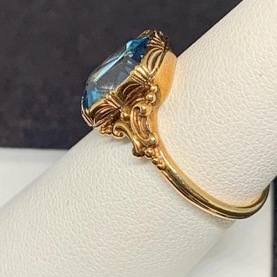 LOT:48: 14K Gold Vintage/ Antique Ring with Blue Stone 3.85g