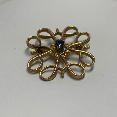 LOT 63: Vintage 10k Avon Service Award Pins, Ruby, Pearl & Blue Sapphire: Tw 4.48gr