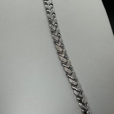 LOT 83: Sterling Silver (925) Textured & Smooth 8