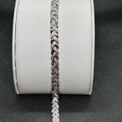 LOT 83: Sterling Silver (925) Textured & Smooth 8