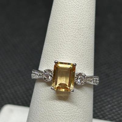 LOT 92: Sterling Silver (925) Citrine Ring: Size 7