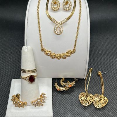 LOT 93: Gold Tone Necklaces, Rings & Earrings Jewelry Collection