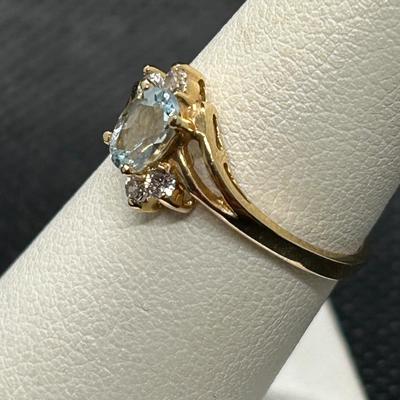 LOT 102: Blue Topaz Gold Ring, 10k, Size 7, Tw 1.57gr