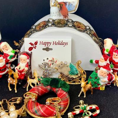 LOT:113: Fun Christmas Collectonof Pins Clip-on Earings, Pins and Vintage Mini Plastic Santas and Reindeer