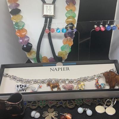 LOT:124: Country Jewelry Collection Featuring Napier 7