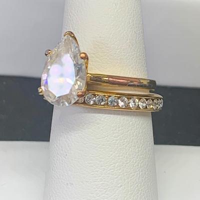 LOT 128: Collection of Avon Fashon Jewelry Rings