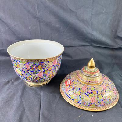 Hand painted Thai Benjarong Jar with Lid