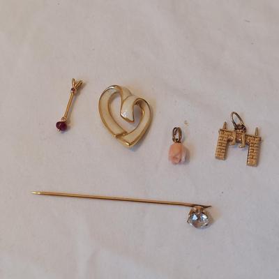Gold Costume Jewelry (P-BBL)