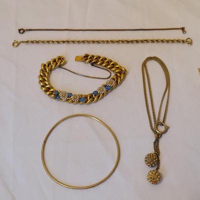 Gold Costume Jewelry (P-BBL)