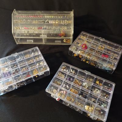 Post Back Earrings w/ Acrylic Storage Containers (P-BBL)
