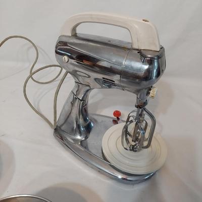 Vintage Hamilton Beach Mixer (K-BBL)