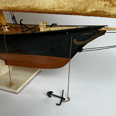 1137 Yacht America Vintage Sailboat Ship Model