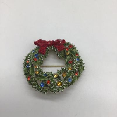 Christmas wreath pin