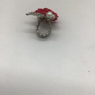 Adjustable pink rose ring