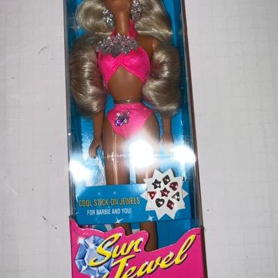 Bech Fun Barbie & Ken , Sun Jewel Barbie & One Skipper Outfit
