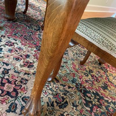 Antique Tiger Oak Table with Leaves and Four Chairs