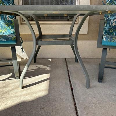 VERY NICE PATIO TABLE WITH 4 CHAIRS