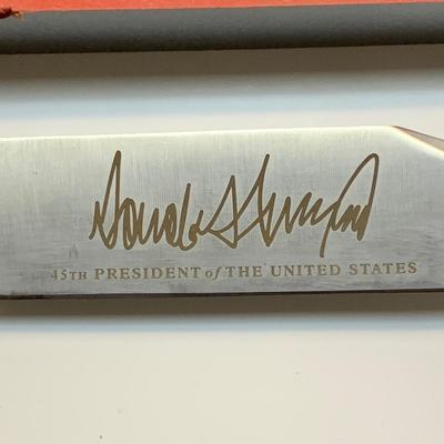 LOT 41 B: Donald Trump Bowie Knife Collection: 