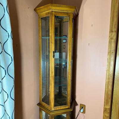 LOT 78K: Wooden Curio Cabinet