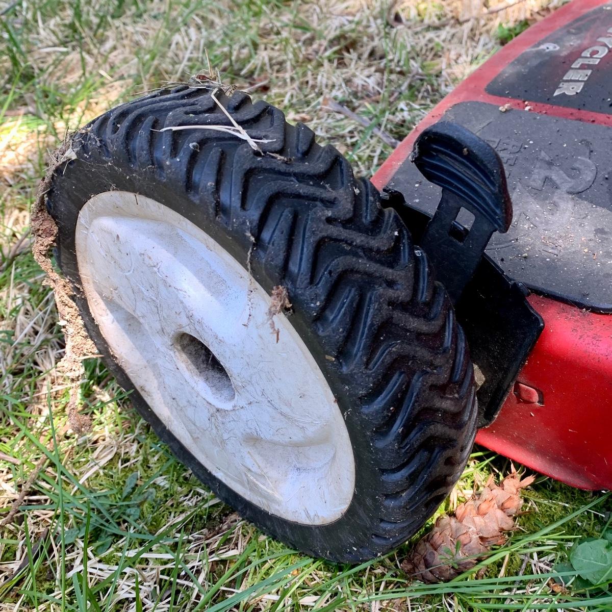LOT 170 S Toro GTS 6.75 HP Lawn Mower