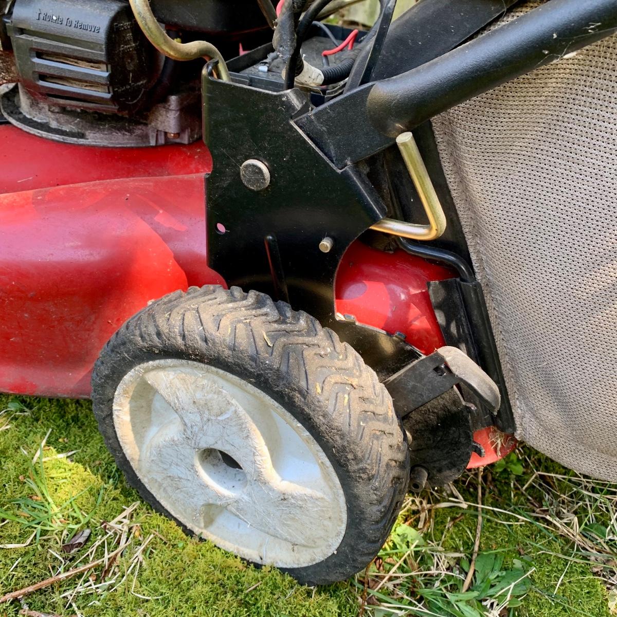 LOT 170 S Toro GTS 6.75 HP Lawn Mower