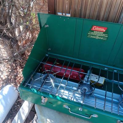 LIKE NEW COLEMAN DOUBLE BURNER PROPANE CAMPING STOVE