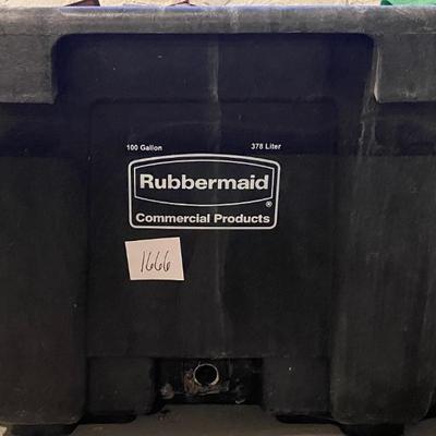 Rubbermaid Tank