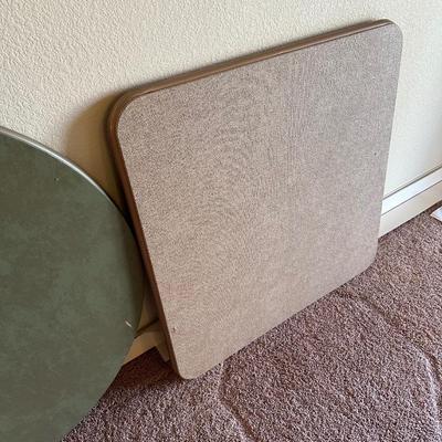 1 ROUND FOLDING POKER TABLE AND A SQUARE CARD TABLE