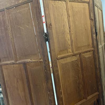 Miscellaneous Barn Wood Planks and Screen (G2-DZ)