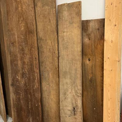 Miscellaneous Barn Wood Planks and Screen (G2-DZ)