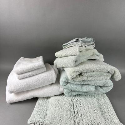 BB358 Towel Lot with White & Green