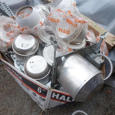 Set of 7 Can Lights with 10 Trim Pieces
