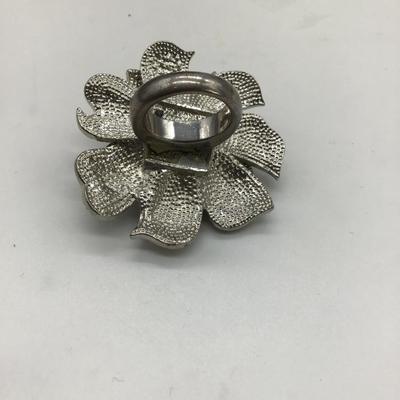 Big faux Rhinestone flower ring