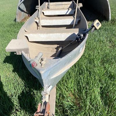V Bottom Fishing Boat with Trolling Motor